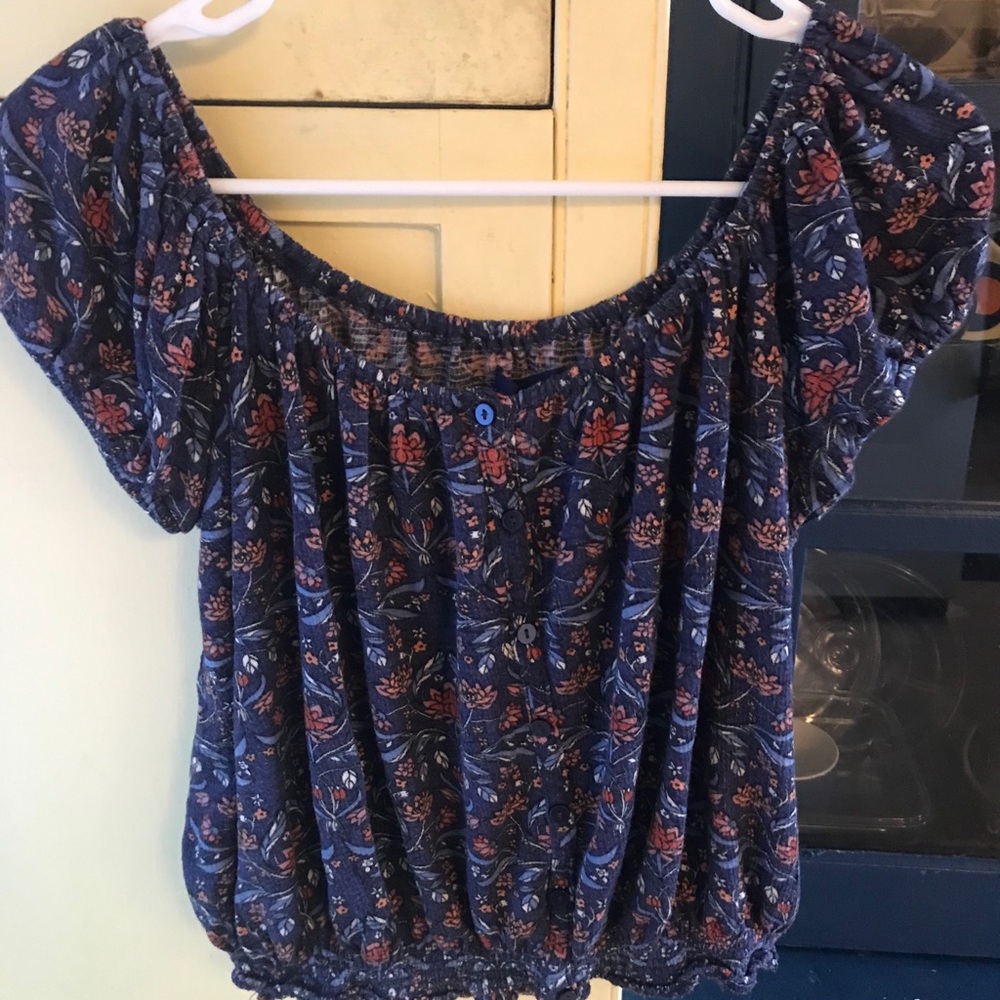 Floral blue short sleeve top